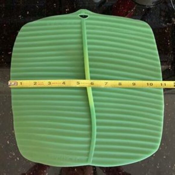 Set of 2 new (unboxed) Charles Viancin Banana Leaf Reusable Bakeware Covers - Picture 5 of 13